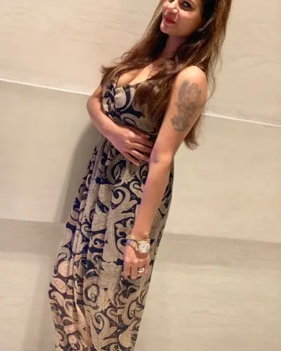 Badnawar Escort